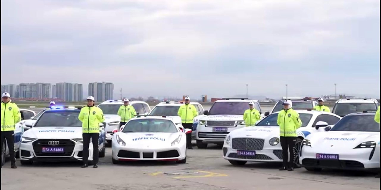 Suç Örgütlerinden Ele Geçirilen 23 Araç İstanbul Emniyet Müdürlüğü'ne Verildi