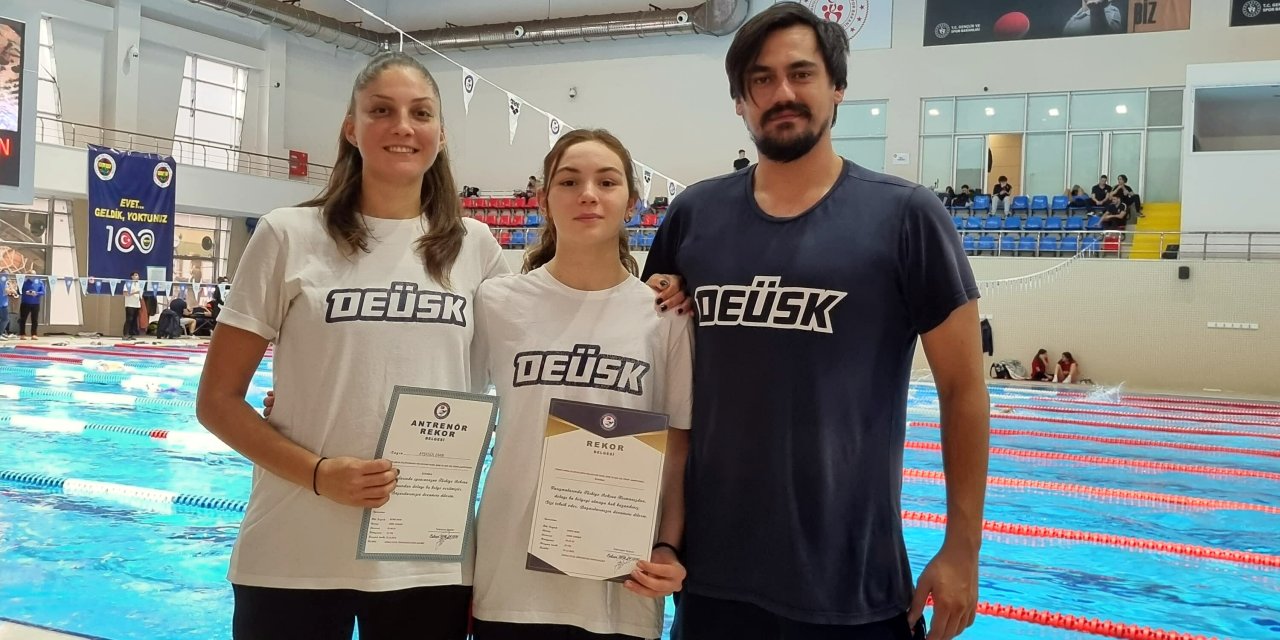 Deü'lü Yüzücülerden 1 Rekor, 8 Madalya
