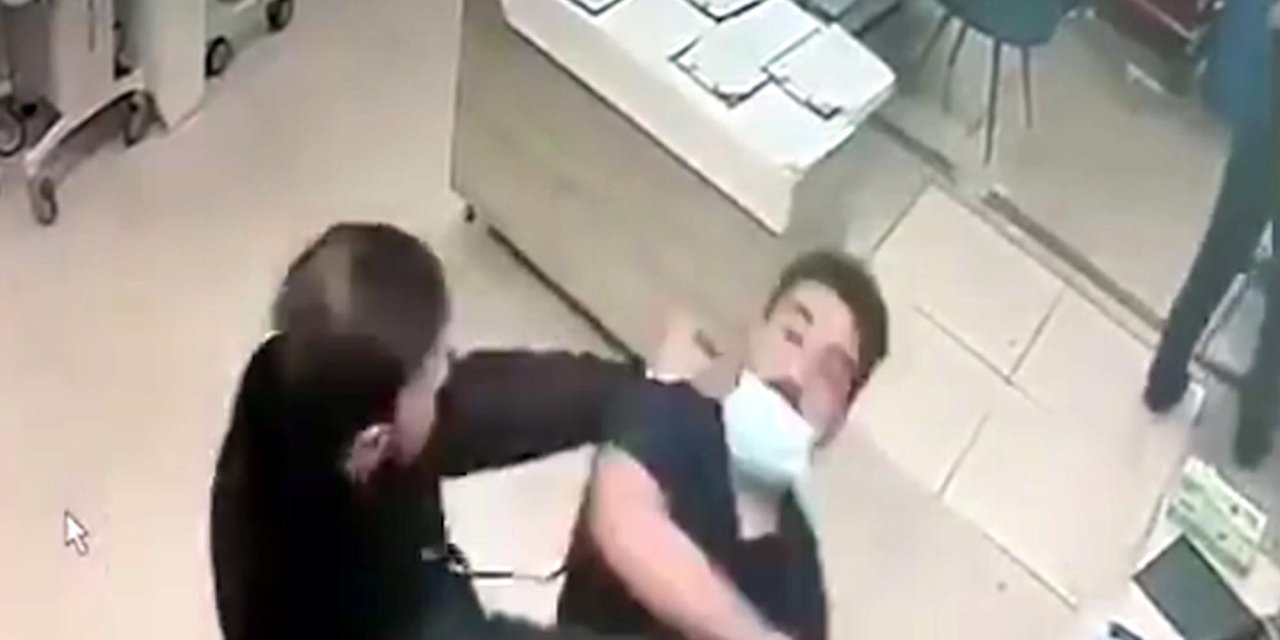 Hasta Yakını Hemşireyi Darbetti; Saldırı Anı Kamerada