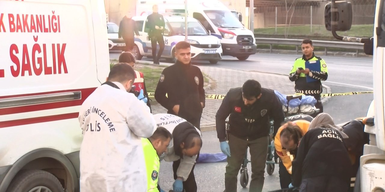 Esenyurt'ta Kamyonun Altında Kalan Motokurye Öldü