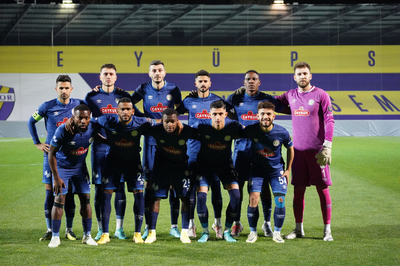 Çaykur Rizespor İstanbul'da Erzurumspor ile yenişemedi 1-1