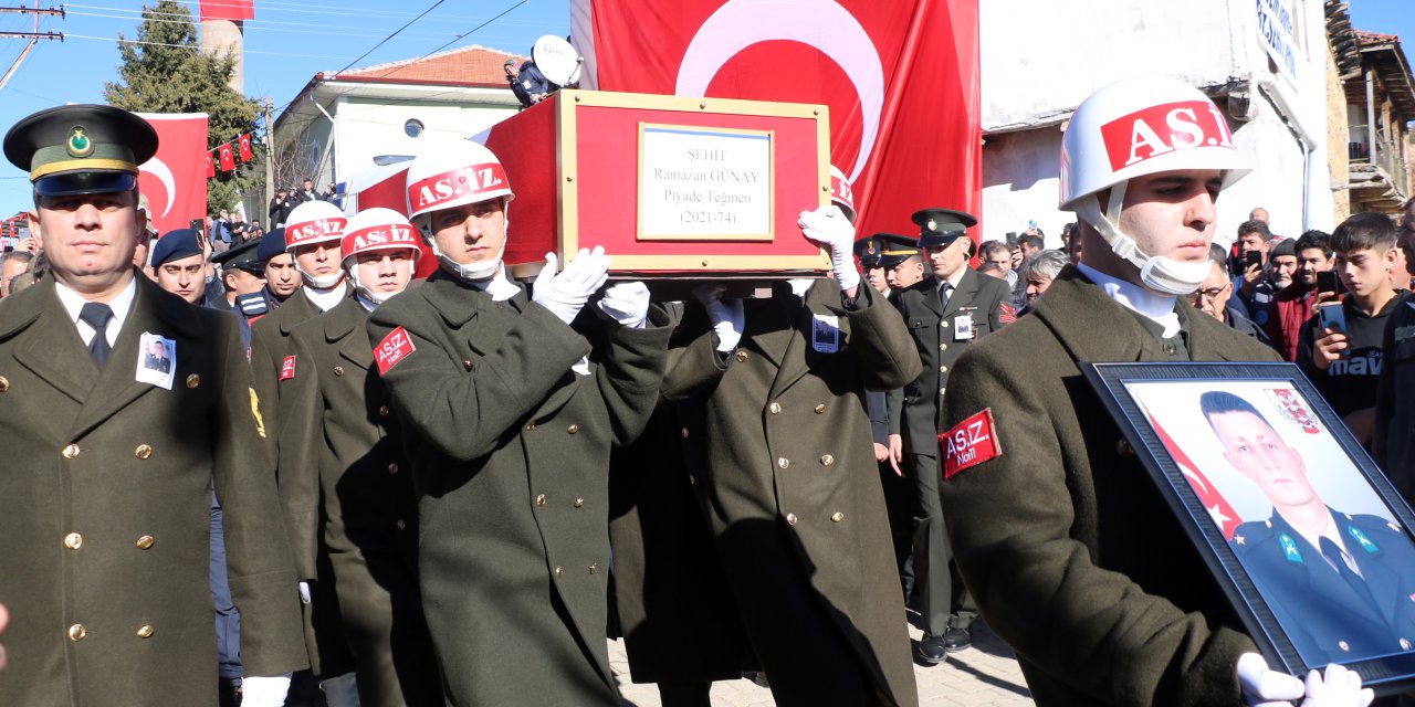 Şehit Teğmen Günay'ın Annesi: Benim Hakkım Helal Sana, Sen De Helal Et Aslanım