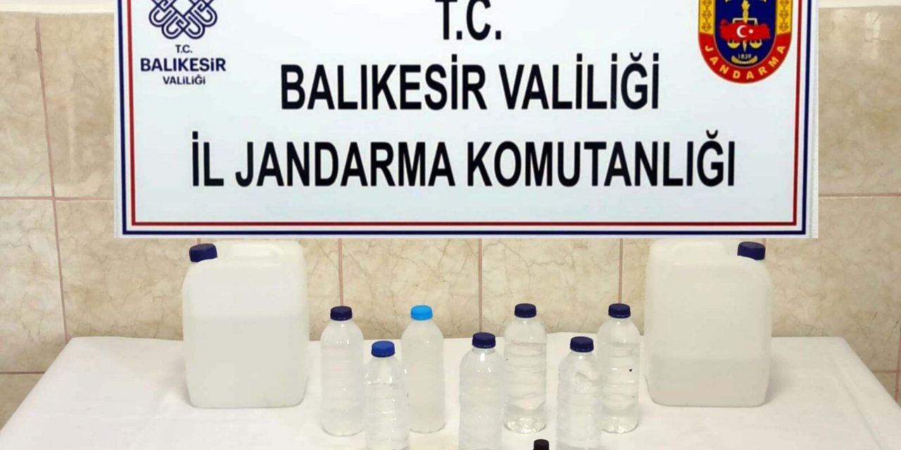 Balıkesir'de 2 Bin 587 Litre Sahte Ve Kaçak İçki Ele Geçirildi; 11 Gözaltı