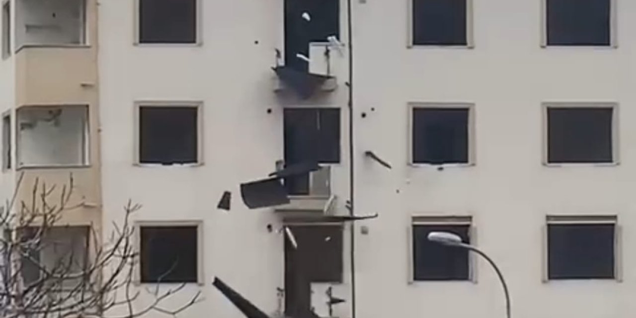 Kadıköy'de 6 Katlı Binanın Çatısındaki Tehlikeli Çalışma Kamerada