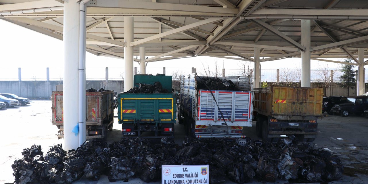 Edirne'de 25 Milyon Lira Değerinde Kaçak Araç Motoru İle Yedek Parça Ele Geçirildi