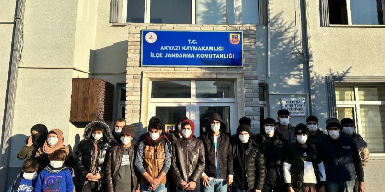 Sakarya'da 31 Kaçak Göçmen İle 3 Organizatör Yakalandı