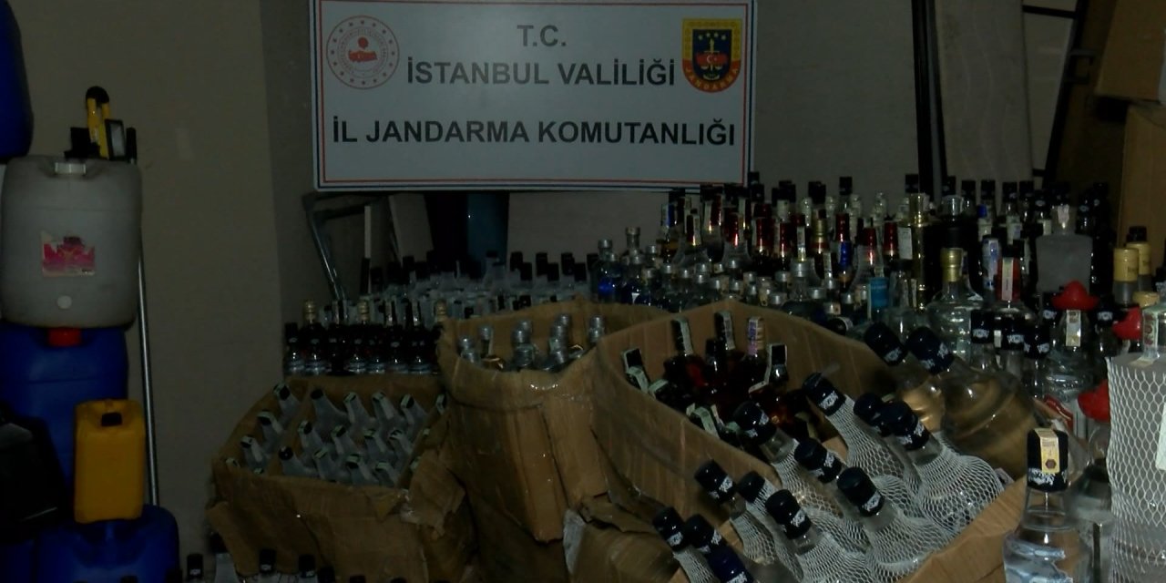İstanbul'da Yılbaşı Öncesi 7 Bin 250 Litre Sahte İçki Ele Geçirildi
