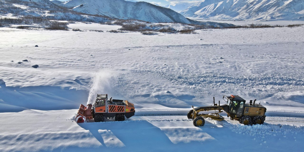 Tunceli’de Kar Yarım Metreyi Geçti; 303 Köy Yolu Ulaşıma Açıldı