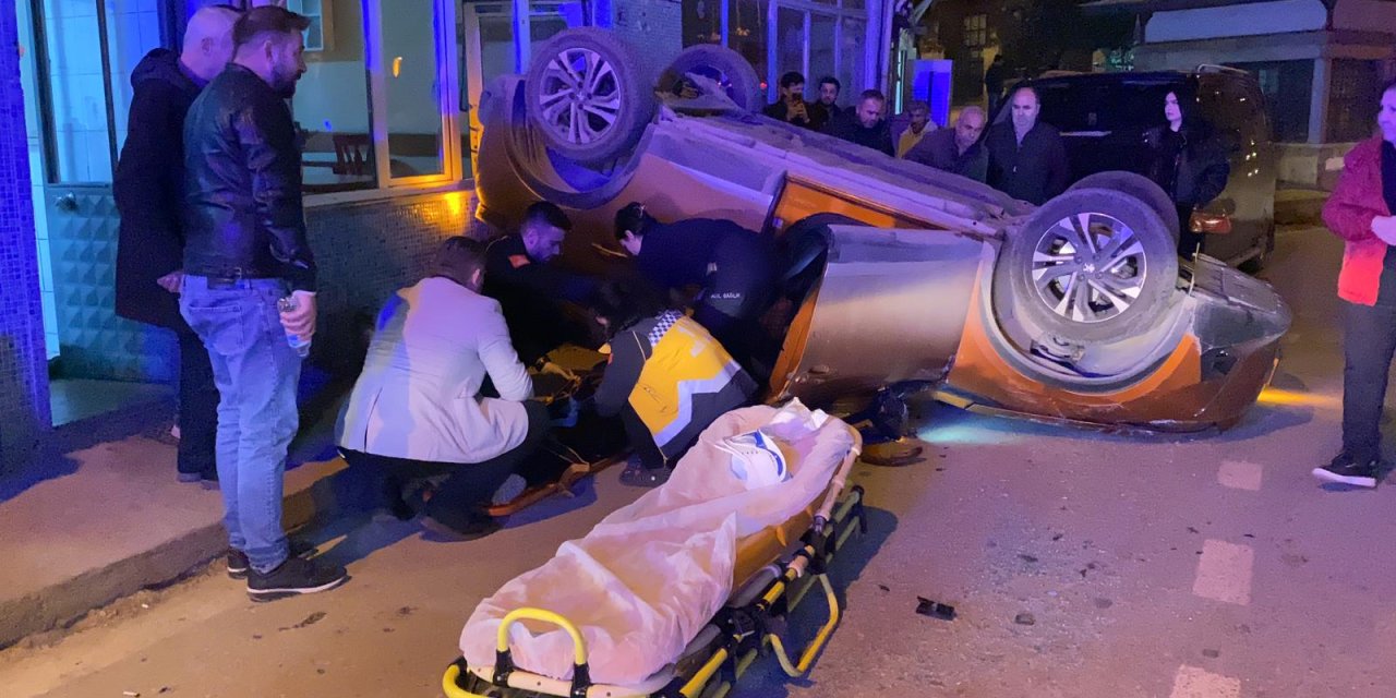 Takla Atıp, Çay Ocağının Camekanına Çarpan Otomobilin Sürücüsü Yaralandı