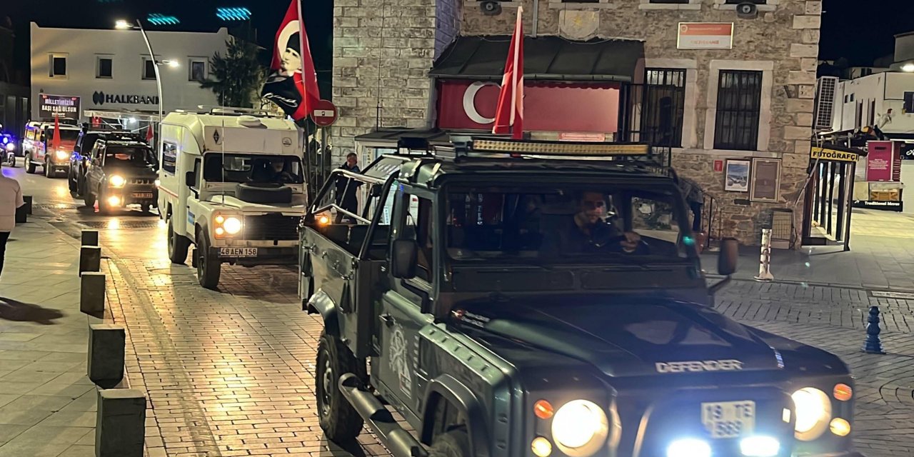 Bodrum Offroad Kulübü Üyeleri, Şehitler İçin Konvoy Yaptı