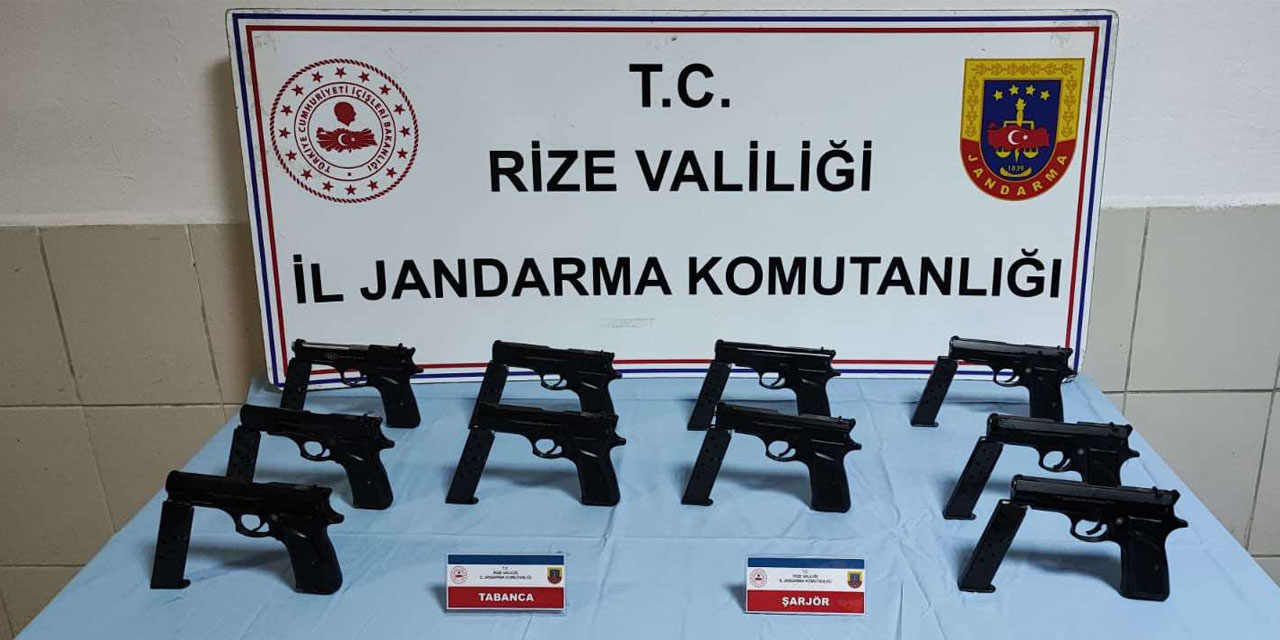 Rize'de durdurulan yolcu otobüsünde ruhsatsız tabanca ele geçirildi