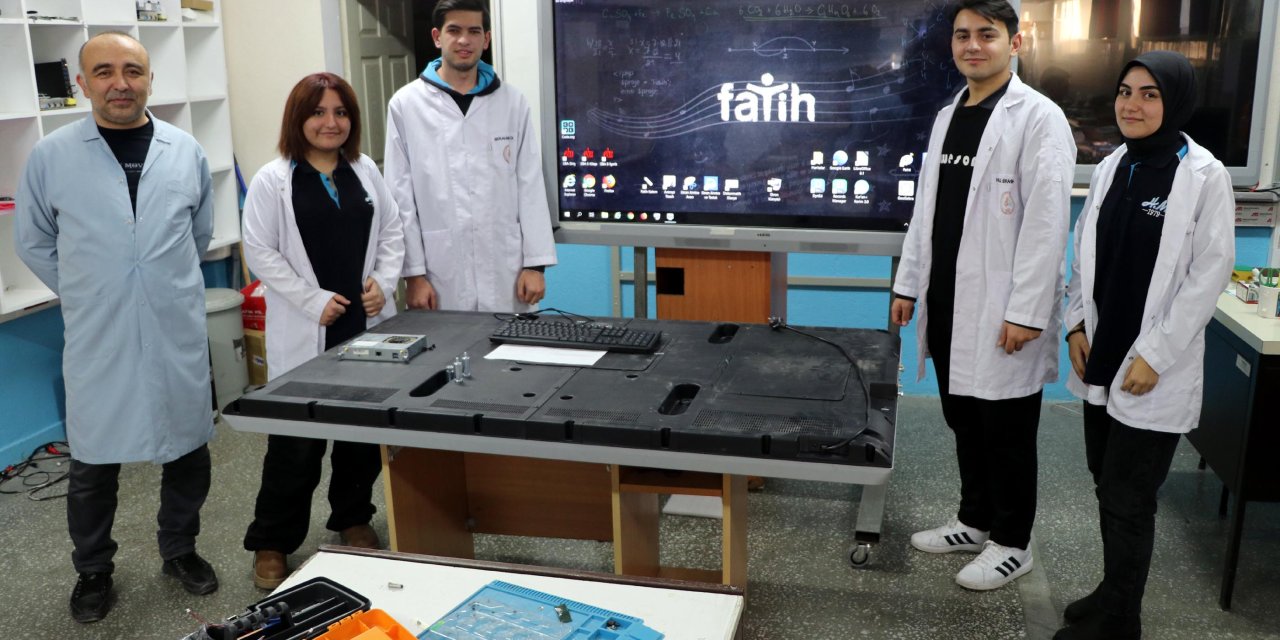 Akıllı Tahtaların Bakım Ve Onarımı Liselilerden