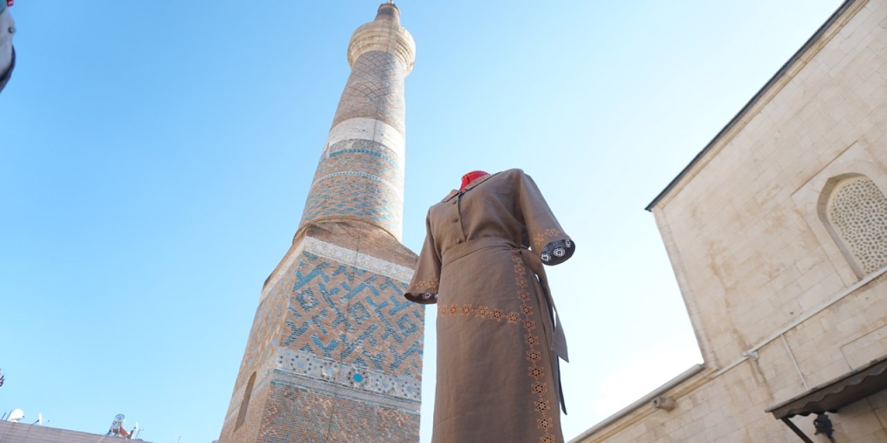 Siirt'te 894 Yıllık Tarihi Camideki Motifler, Kıyafetlere İşlendi