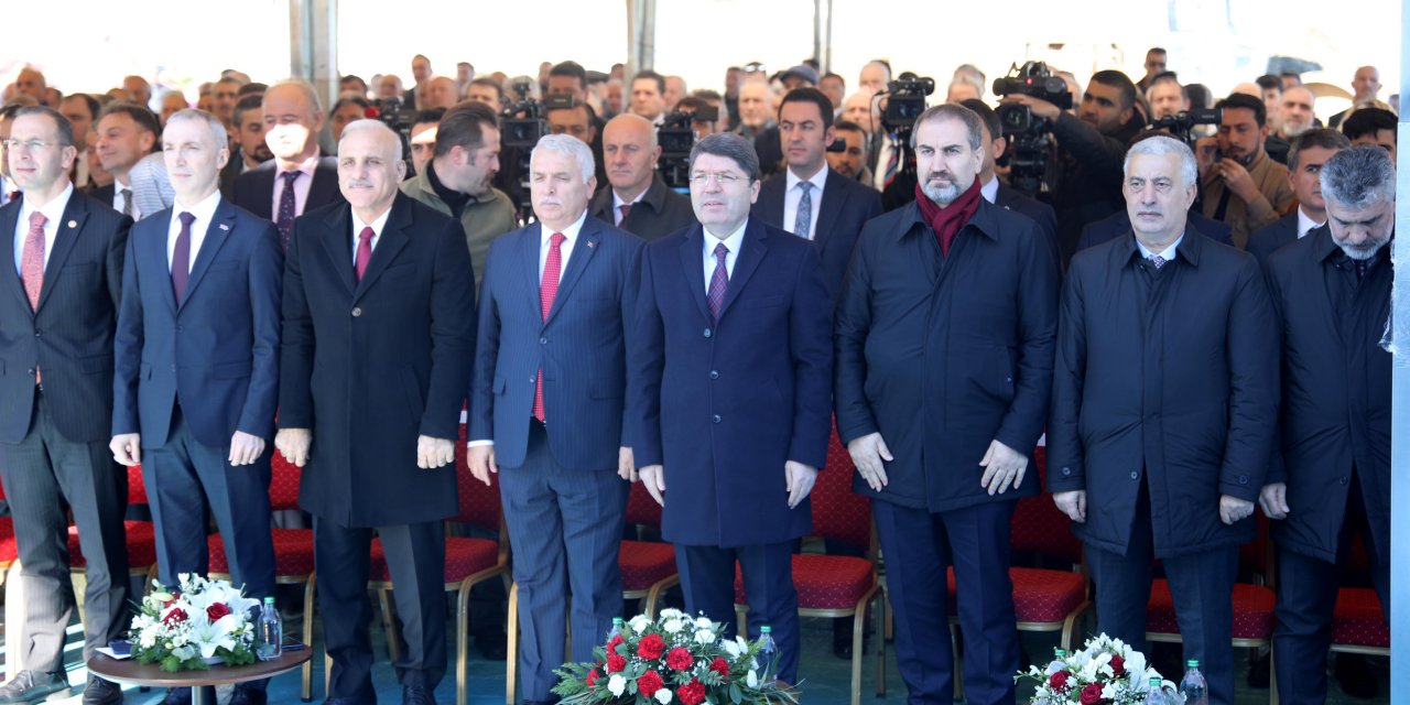 Bakan Tunç: Yeni Bir Anayasaya Kavuşmamız Lazım