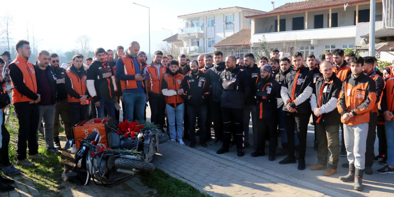 Kazada Ölen Motokurye, Meslektaşları Tarafından Anıldı