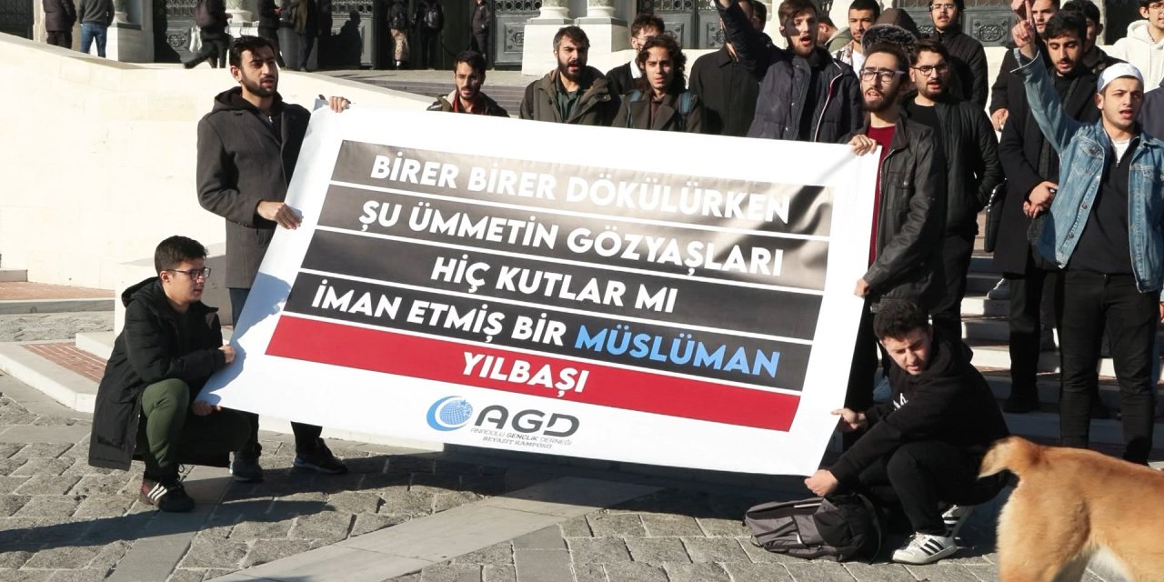 Beyazıt'ta Yılbaşı Kutlaması Protestosu