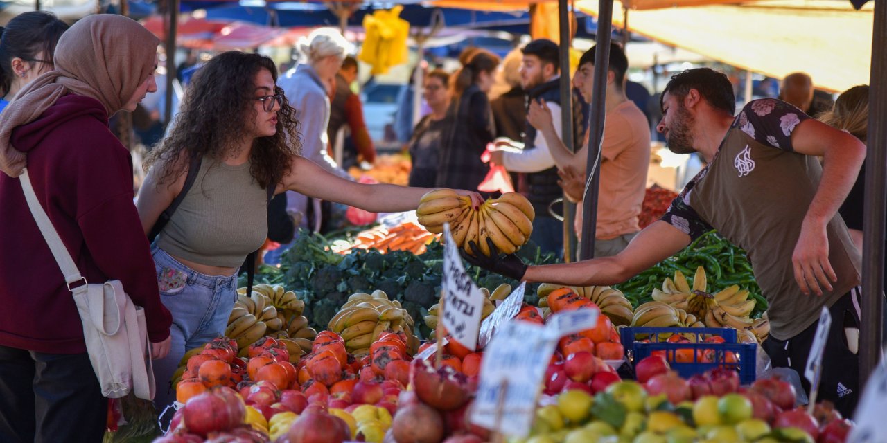 Yılbaşı Sofrası En Az 1000 Lira