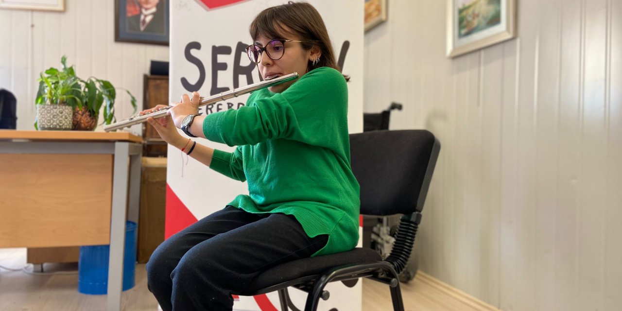 Serebral Palsili Sude, Müzikle Hayata Bağlandı