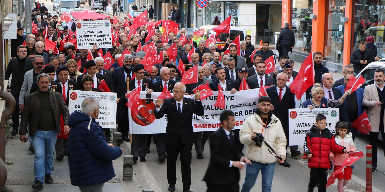 Samsun’da ‘Şehitler İçin Saygı Yürüyüşü’ Düzenlendi