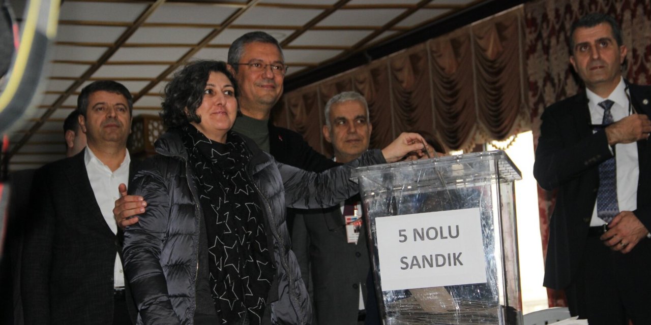 Özgür Özel'den 'Süper Kupa' Açıklaması: Adı 'Atatürk Stadı' Olmayan Bir Yerde Oynanamaz