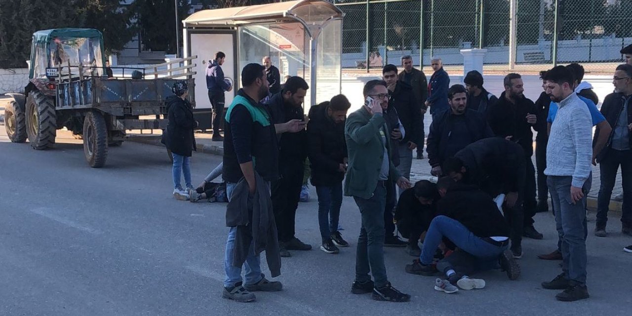 Traktörün Çarptığı Çocuk Öldü, Annesi Ağır Yaralandı