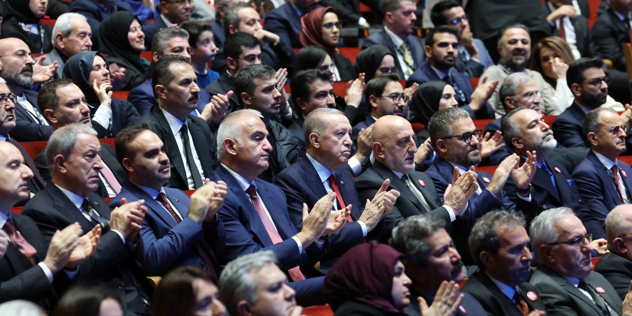 Cumhurbaşkanı Erdoğan: Bunlar Ülkeyi Bile Çırılçıplak Hale Getirirler -1