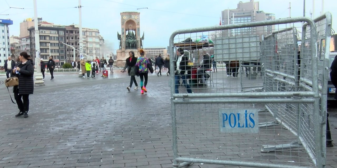 Taksim'de Yılbaşı Hazırlıkları