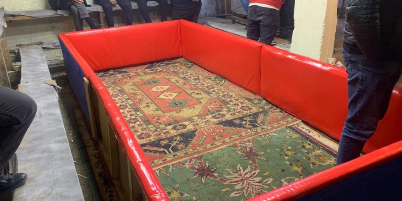 Hayvanları Koruma Derneği Lokalinde Horoz Dövüştürürken Yakalandılar; 36 Kişiye 145 Bin Lira Ceza