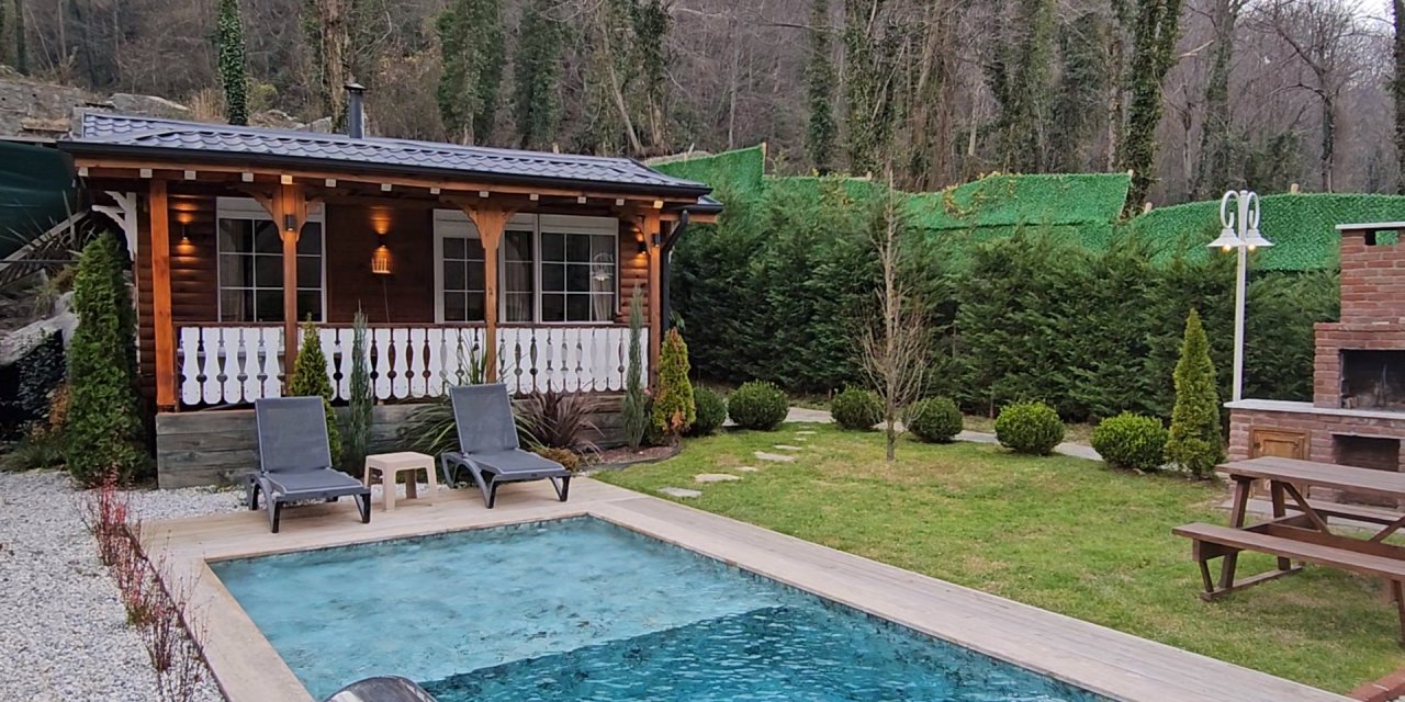 Sapanca'da Yılbaşında Bungalovlar Doldu, Dernek Başkanı Dolandırıcılık Uyasında Bulundu