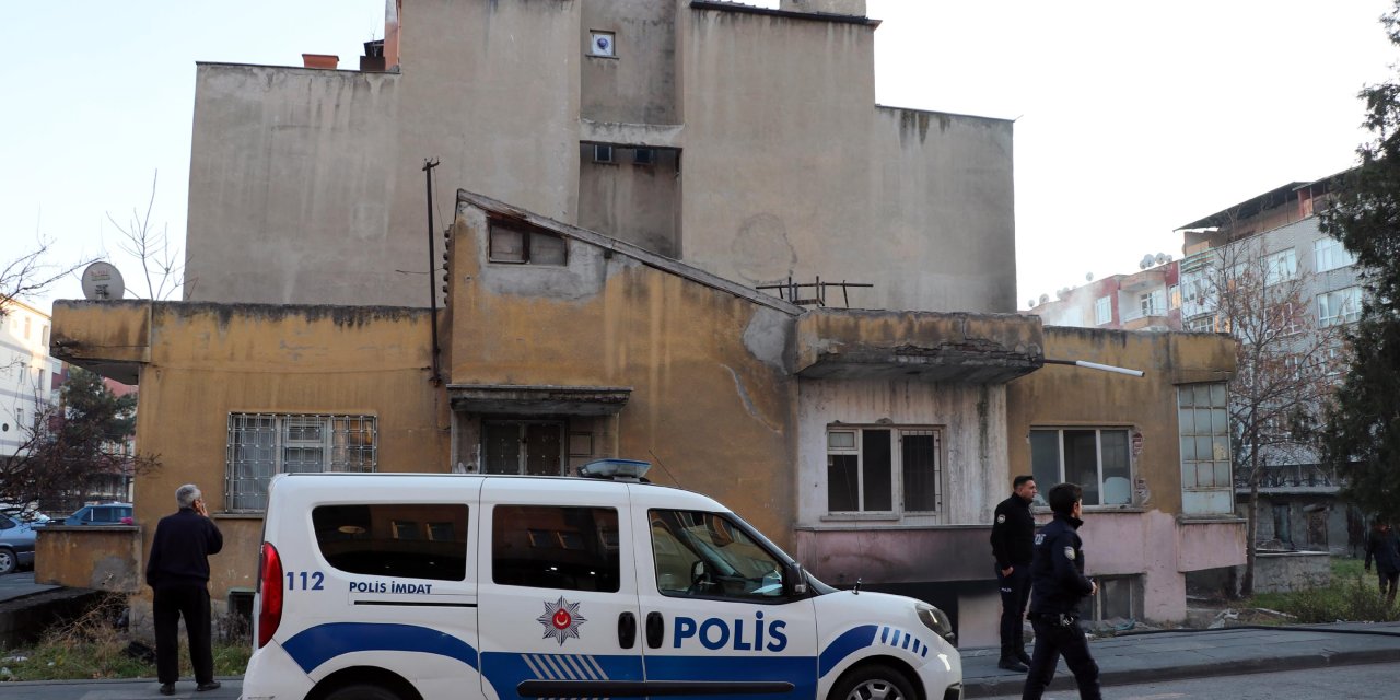 Kayseri'de Metruk Binada Yangın