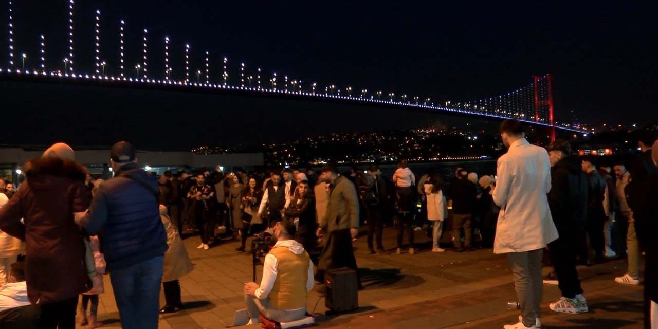 Ortaköy'de Yılbaşı Kutlamaları Öncesi Yoğunluk