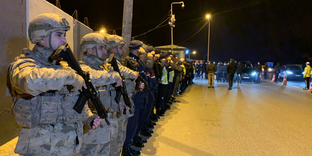 Vali Şahin, Yılbaşında Çalışan Personeli Ziyaret Etti