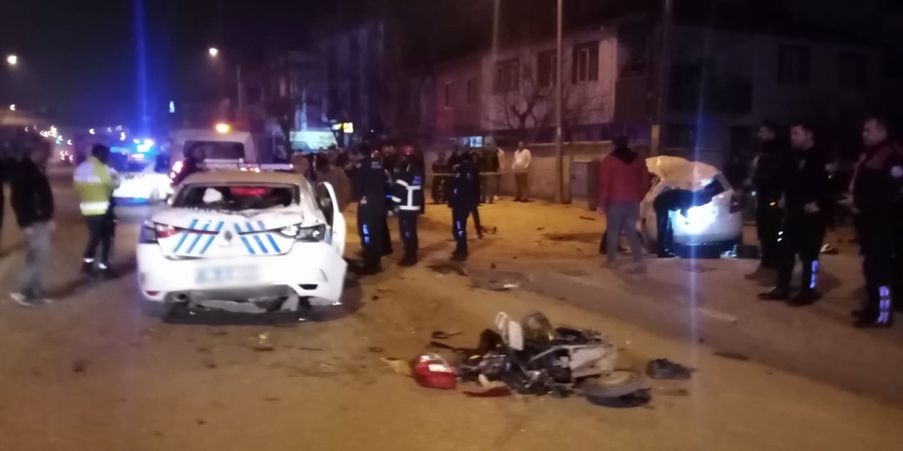 Bursa'da Polis Otosunun Da Karıştığı Zincirleme Kaza: 2'si Polis, 4 Yaralı