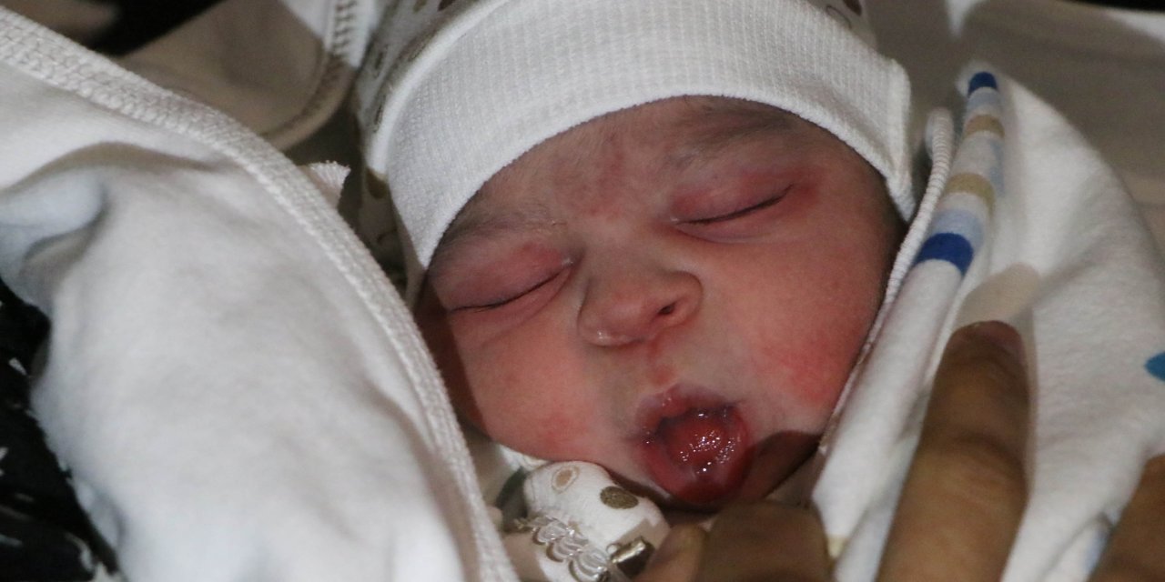 Şanlıurfa'da, Yılın İlk Bebeği 'Fevzi' Oldu