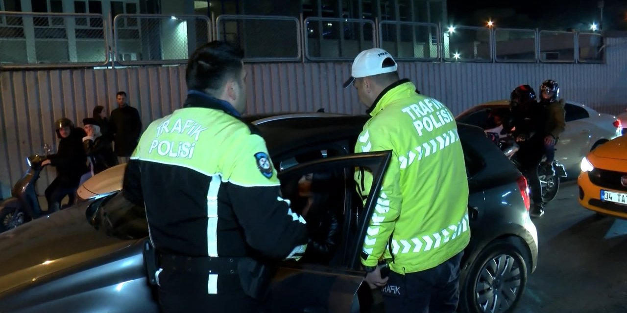 Beşiktaş'taki Denetimde 'Dur' İhtarına Uymayan Sürücü Polise Zor Anlar Yaşattı