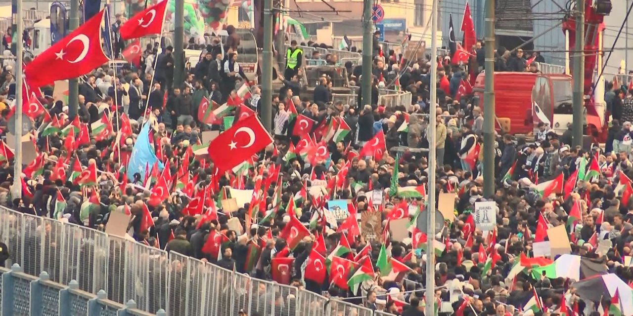 Binlerce Kişi Şehitler Ve Filistin'e Destek Yürüyüşünde Buluştu-2