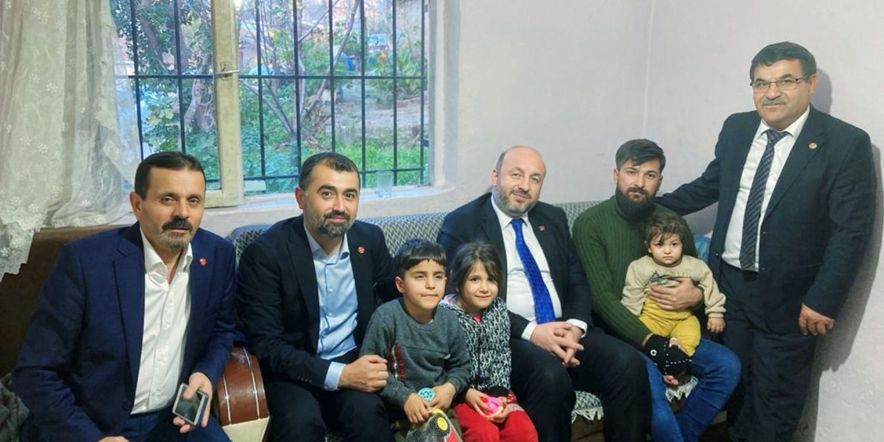 Saadet Partililer, Alışveriş Merkezinde İntihar Girişiminde Bulunan Çakır’ın Ailesini Ziyaret Etti