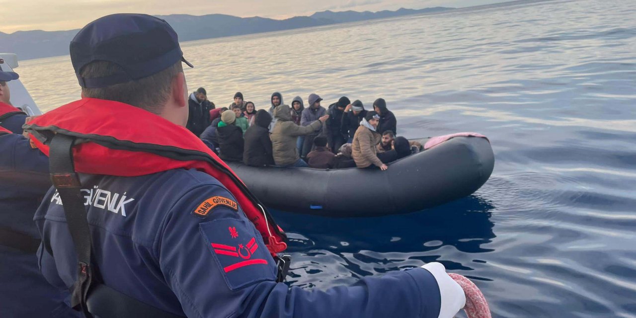 Bodrum’da 49 Kaçak Göçmen Kurtarıldı, 28 Kaçak Göçmen İle 2 Organizatör Yakalandı