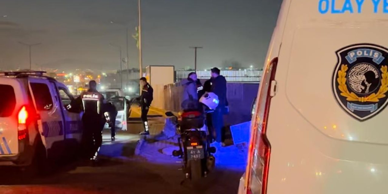 Caddede Karşılaştığı Eski Eşi Ve Engellemeye Çalışan Arkadaşını Pompalı İle Vurdu: 2 Yaralı