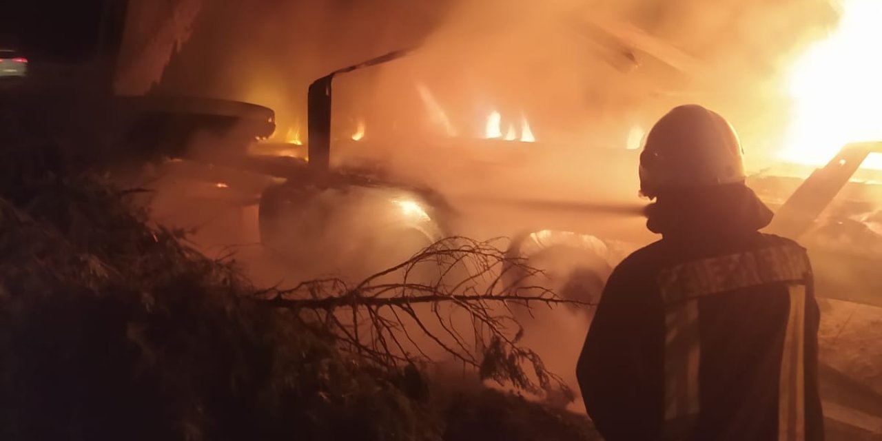 Otobüs, Alev Alev Yandı