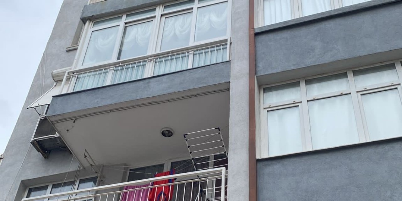 Yılbaşı İçin Tatile Geldi, 5'inci Kattan Aşağıya Düştü