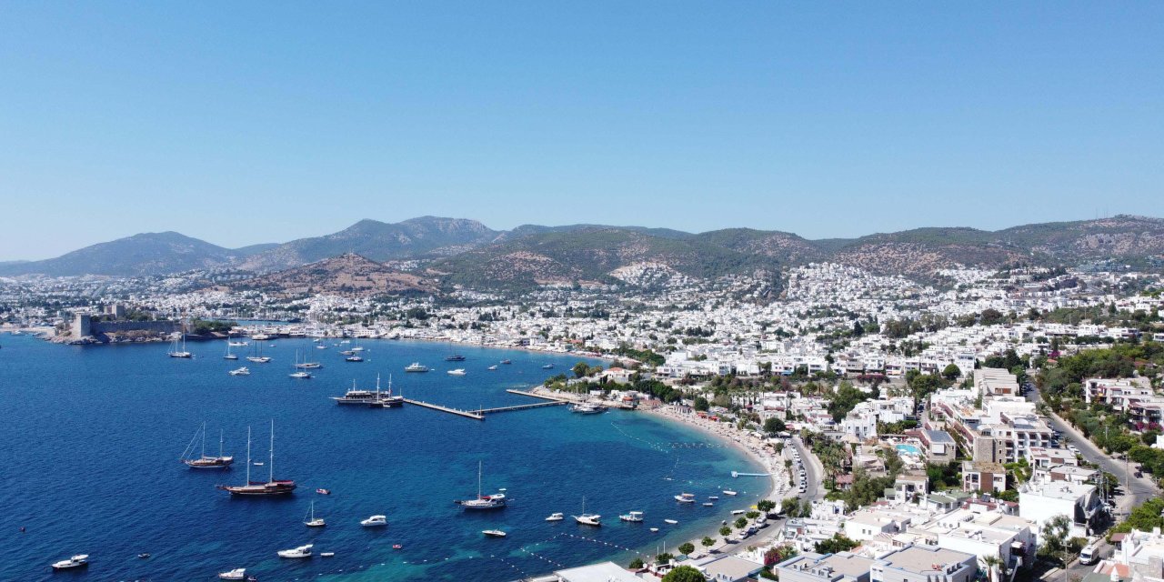 Bodrum'a, 2023'te Hava Ve Denizden 1 Milyon 375 Bin Yabancı Turist Geldi