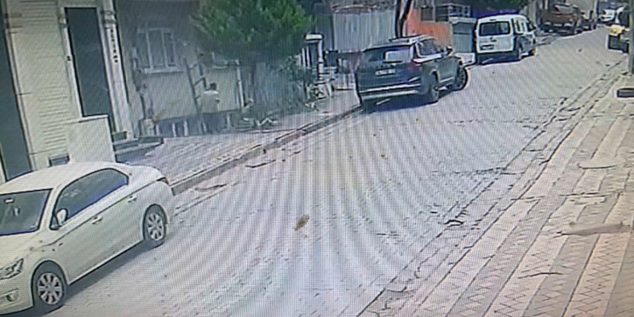 Sultangazi'de Testere İle Sokaktaki İnternet Kablolarını Kesti: Kalabalık Yapıyorlardı