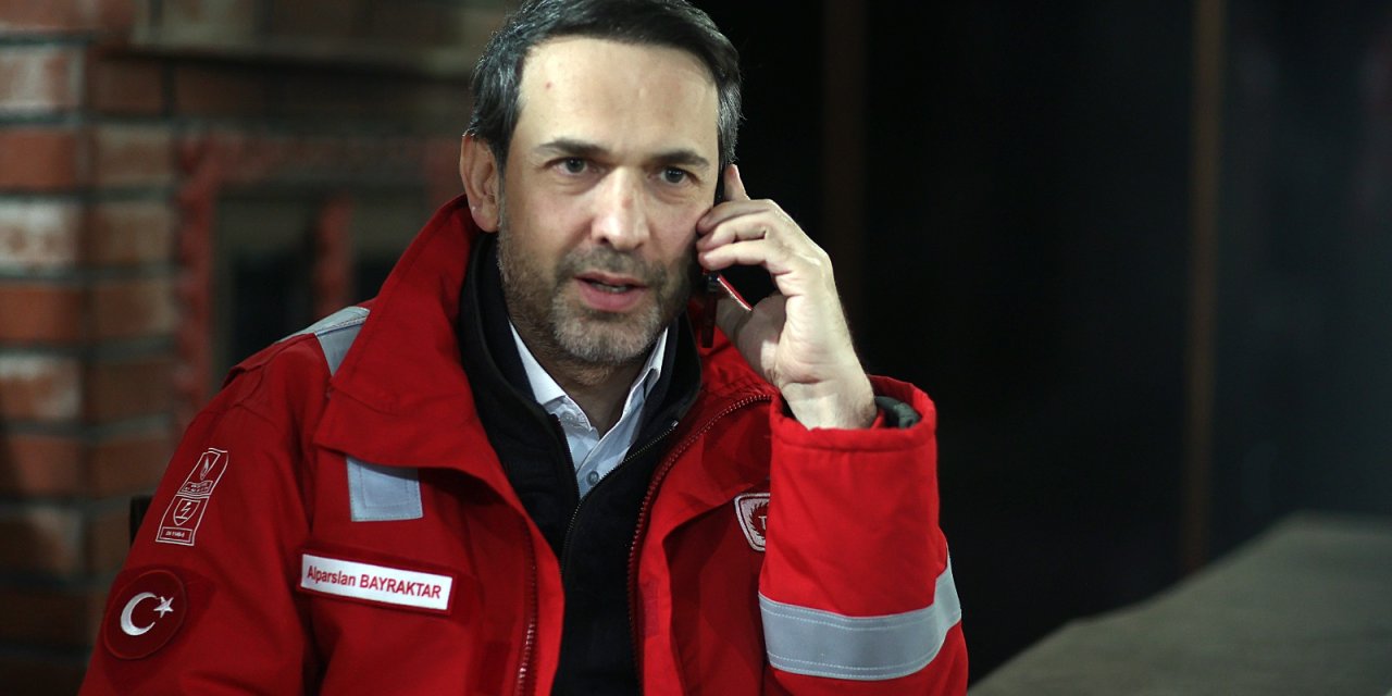 Bakan Bayraktar, Şehit Aybüke Yalçın Ve Esma Çevik'in Aileleriyle Telefonda Görüştü