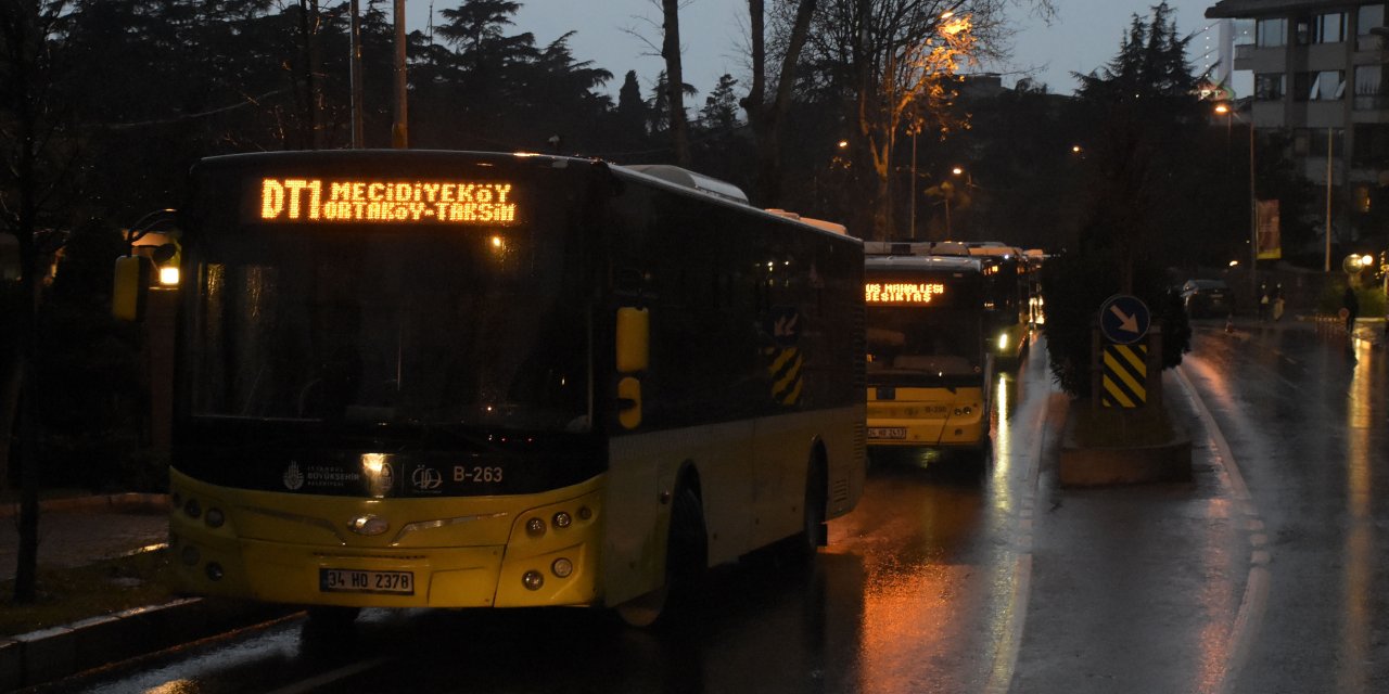 (Geniş Haber) Beşiktaş'ta İett Otobüsü Duvara Çarptı