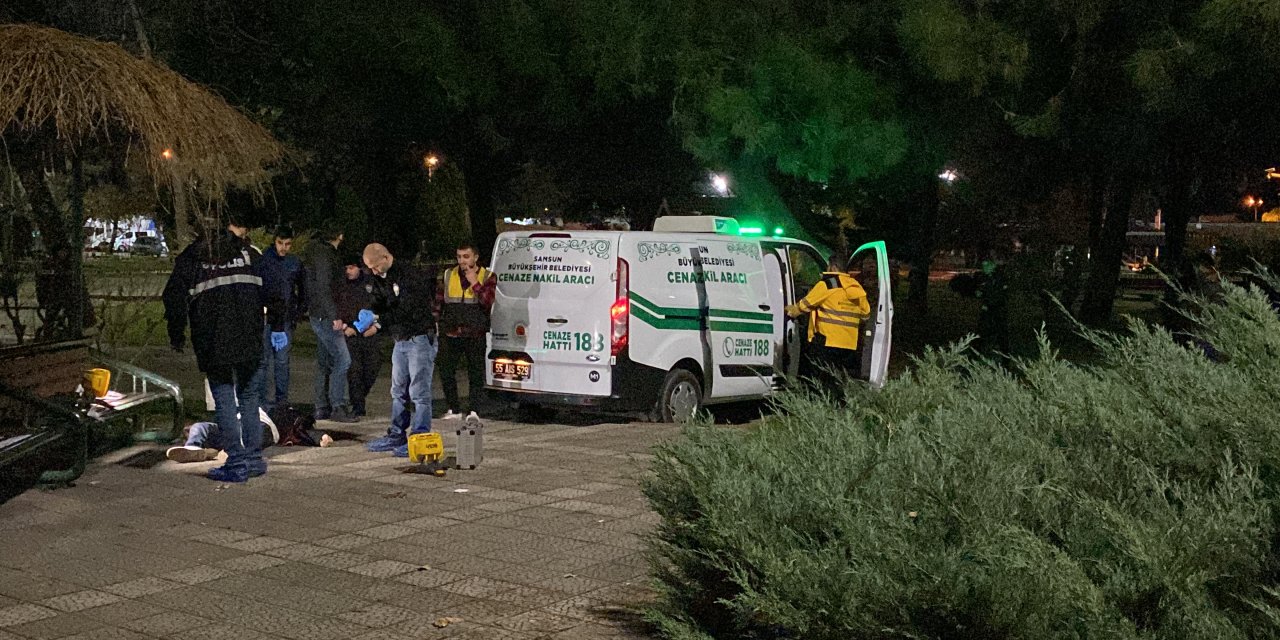 Parkta Yürüyüş Yaparken Yere Yığıldı, 4 Saat Sonra Fark Edildiğinde Öldüğü Anlaşıldı