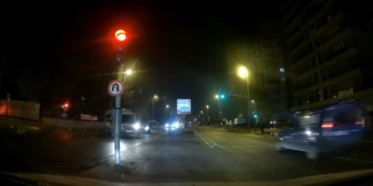 Kadıköy'de 'hatalı Dönüş' Kazası Kamerada