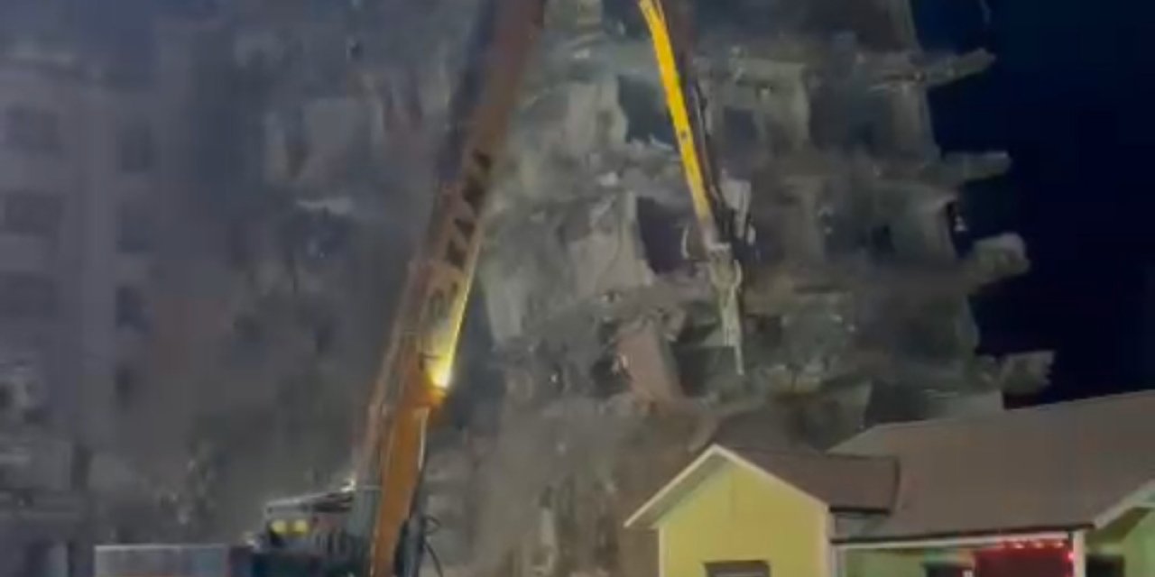 Gaziantep’te 7 Katlı Bina, Yıkım Sırasında Çöktü