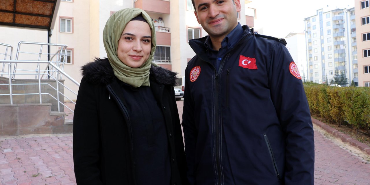 İtfaiyeci Çiftten Biri Teorik, Diğeri Pratik Eğitim Veriyor