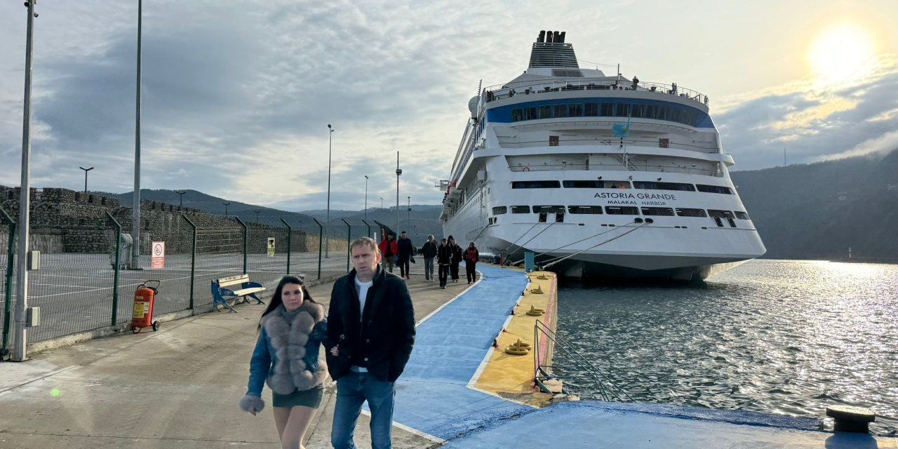 Amasra'ya Kruvaziyerle 18 Ayda 36 Bin 279 Rus Turist Geldi